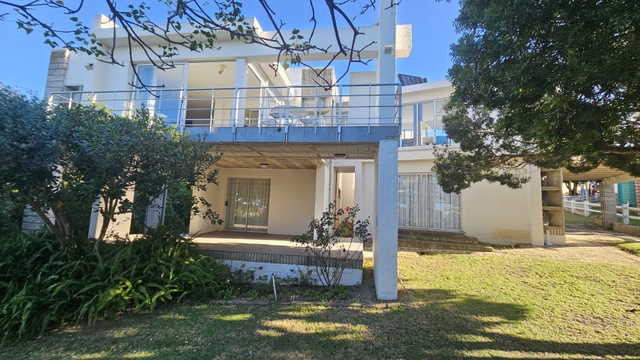 3 Bedroom Property for Sale in Wavecrest Eastern Cape